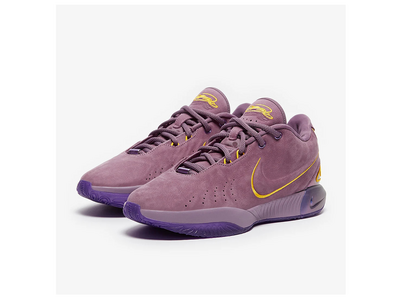 Nike LeBron XXI Sneakers